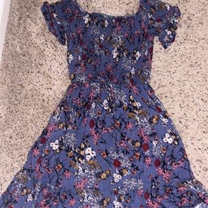 didn’t go with my skin tone, comfortable and stretchy